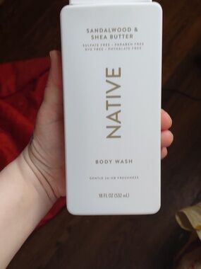 Native sandalwood and Shea butter body wash